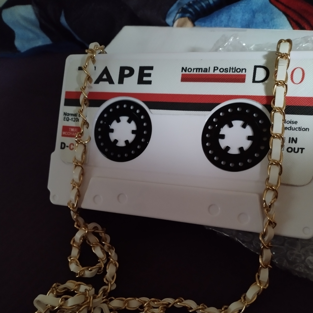 Black and white cassette tape purse - Picture 4 of 4